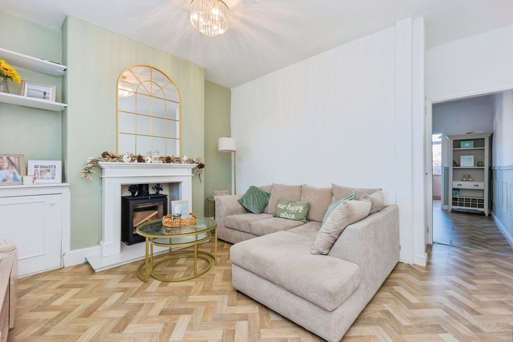 Property photo 2 of 20 Pbox-Img.Jpg