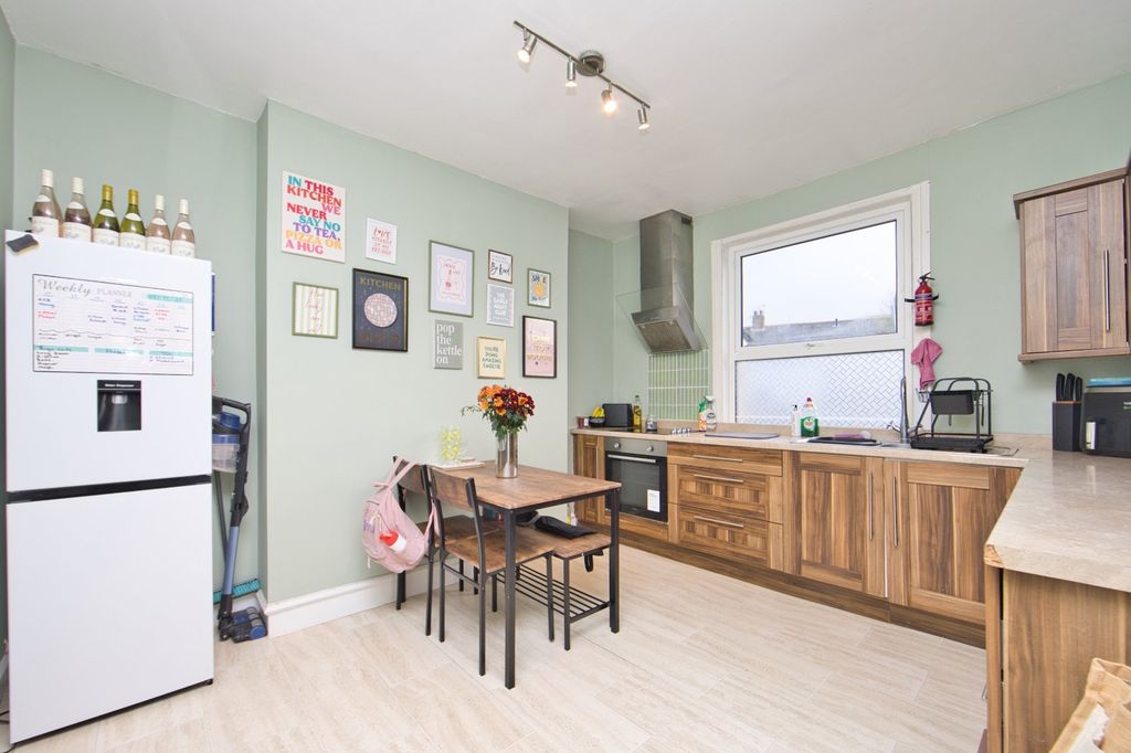 Property photo 3 of 10 Picture 3