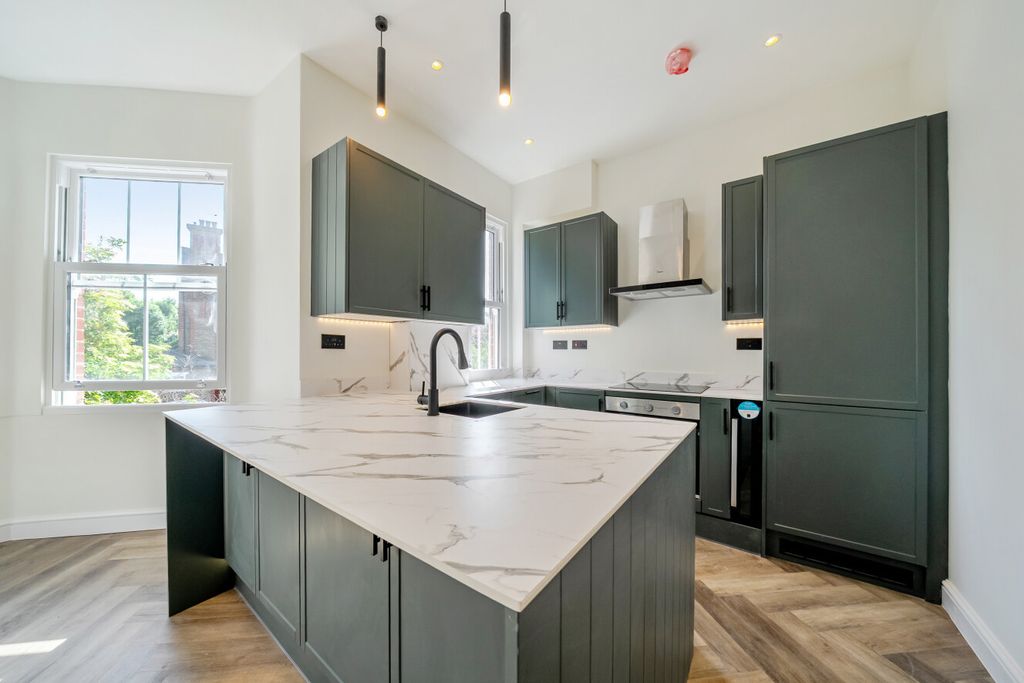 Property photo 3 of 8 1469259-5-6A18045...