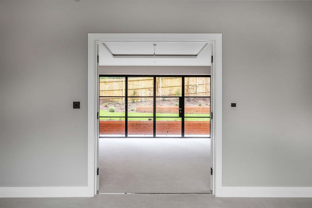 Additional image 12 of 4 bed detached house for saleCross Lanes, Guildford GU1