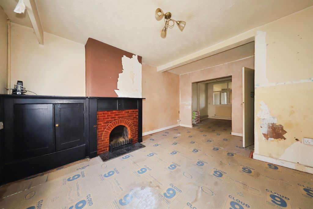 Property photo 2 of 17