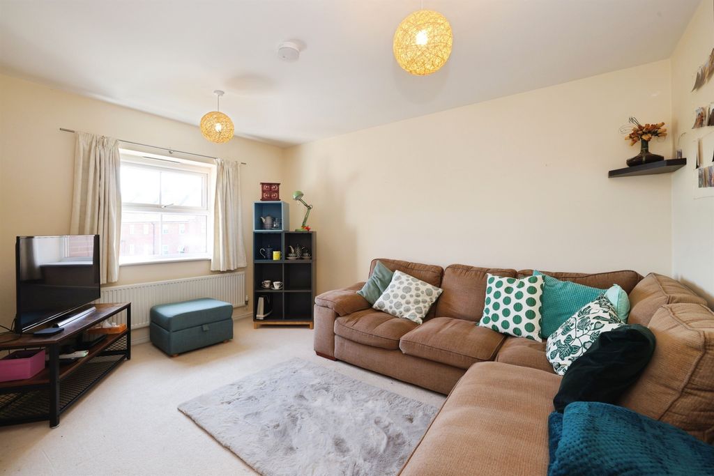 Property photo 3 of 16