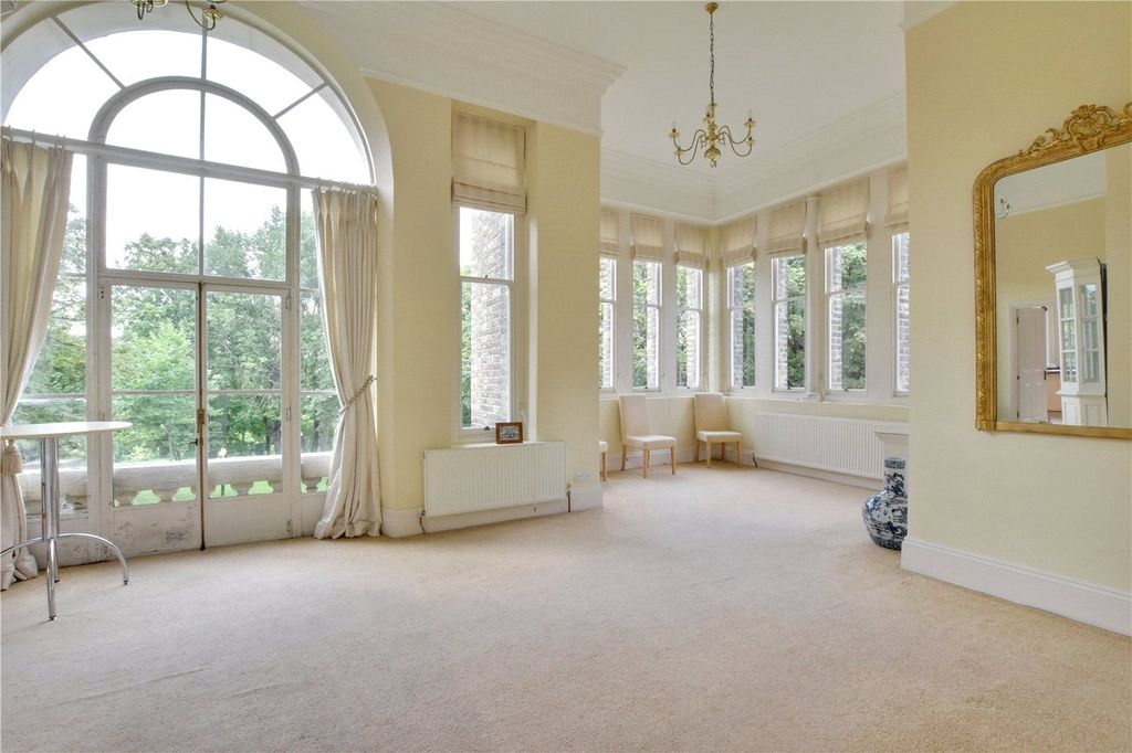 Property photo 2 of 22 Picture No. 23