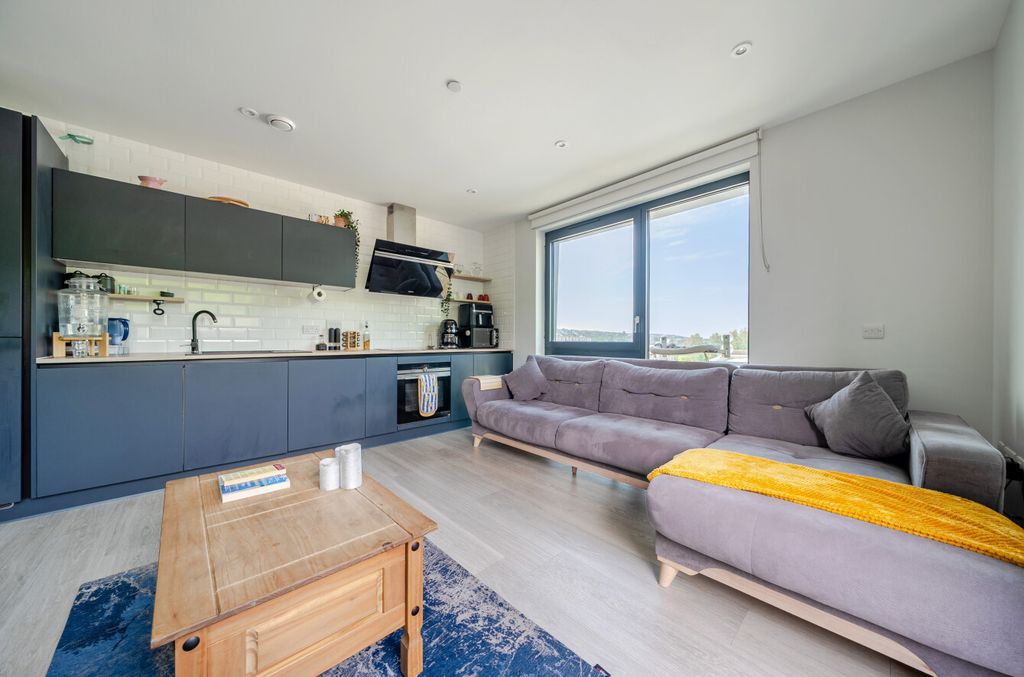 Property photo 3 of 17 1457701-7-69Fdab3...