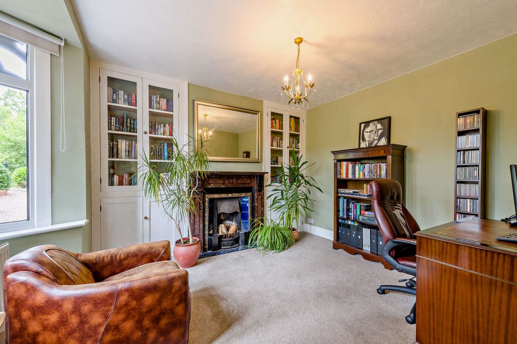 Property photo 2 of 21 8705528-Interior14-800
