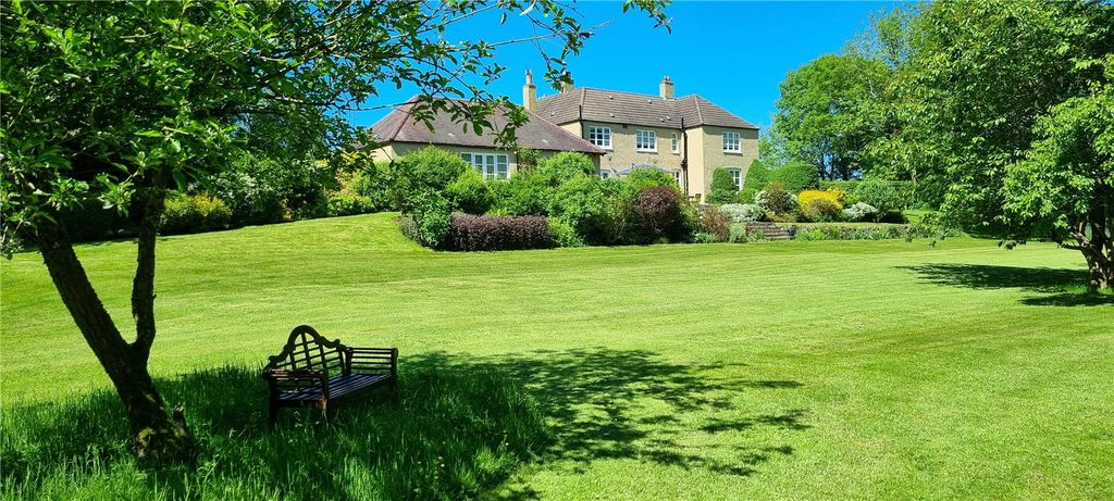 Property photo 1 of 28 Inglisfield