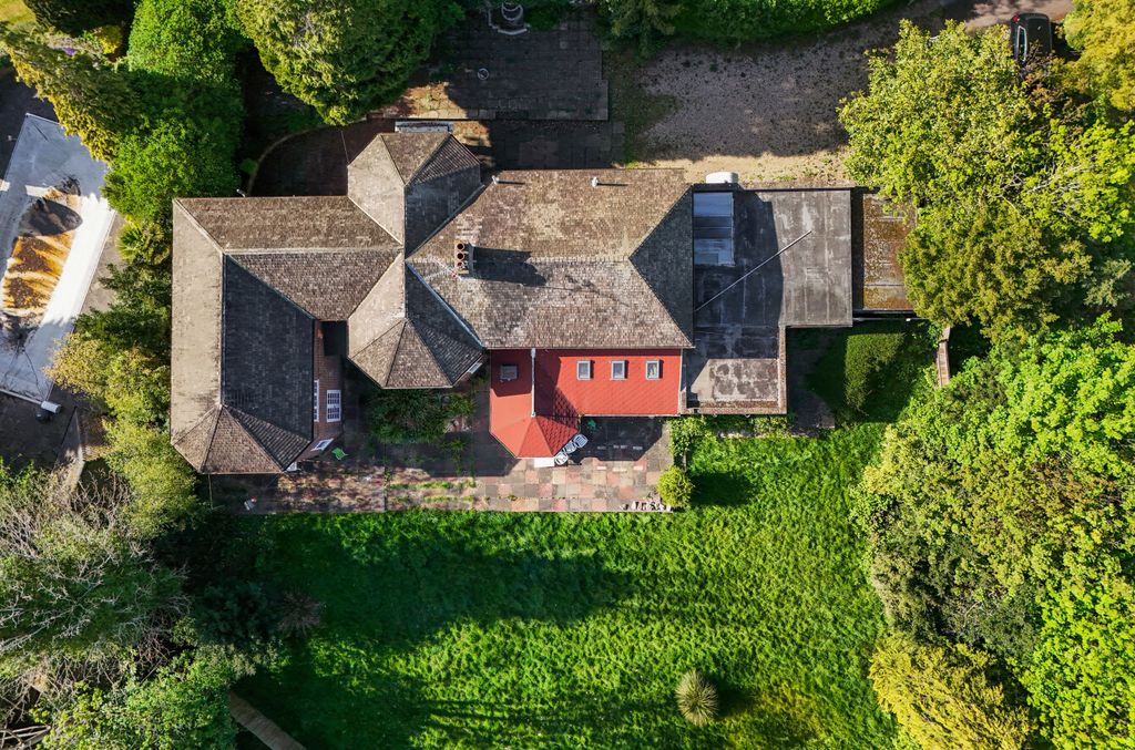 Property photo 2 of 31 1447466-1-69E8Ed1...