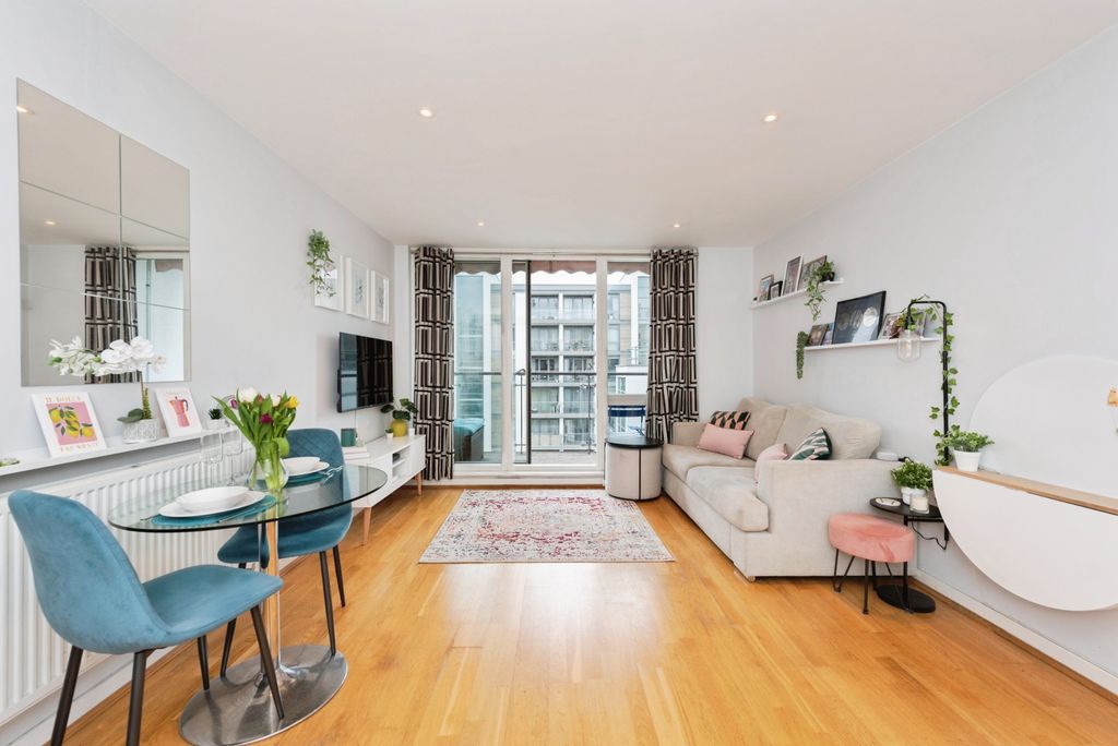 Property photo 2 of 17 Golden9Of35