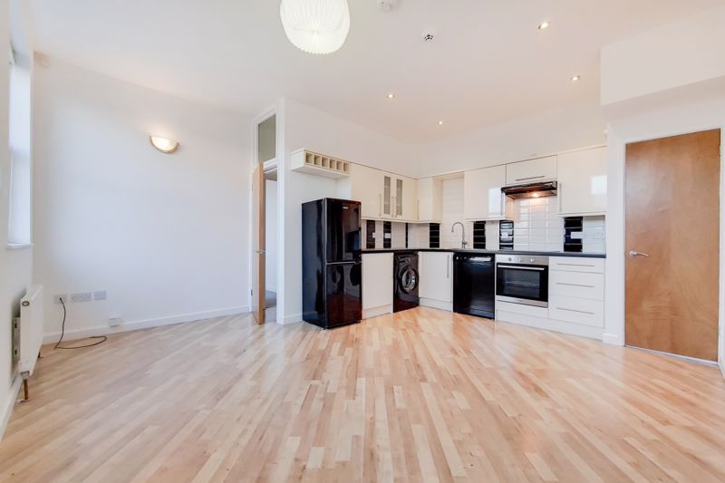 Property photo 2 of 10 Photo 6