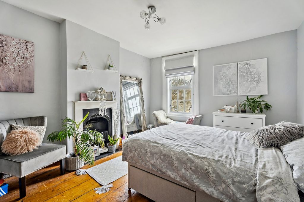 Property photo 3 of 13