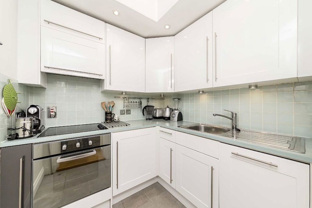 Property photo 3 of 6