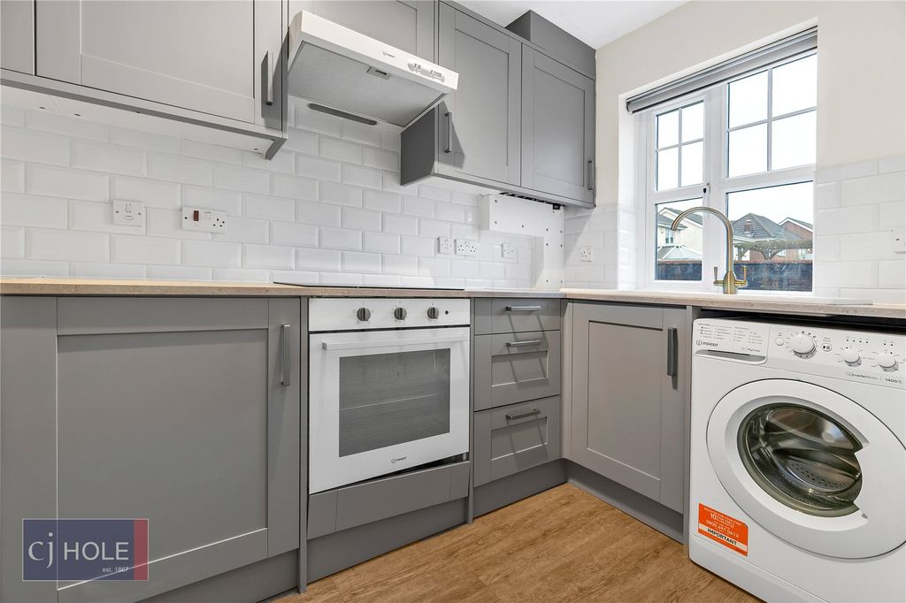 Property photo 3 of 16 Picture No. 27