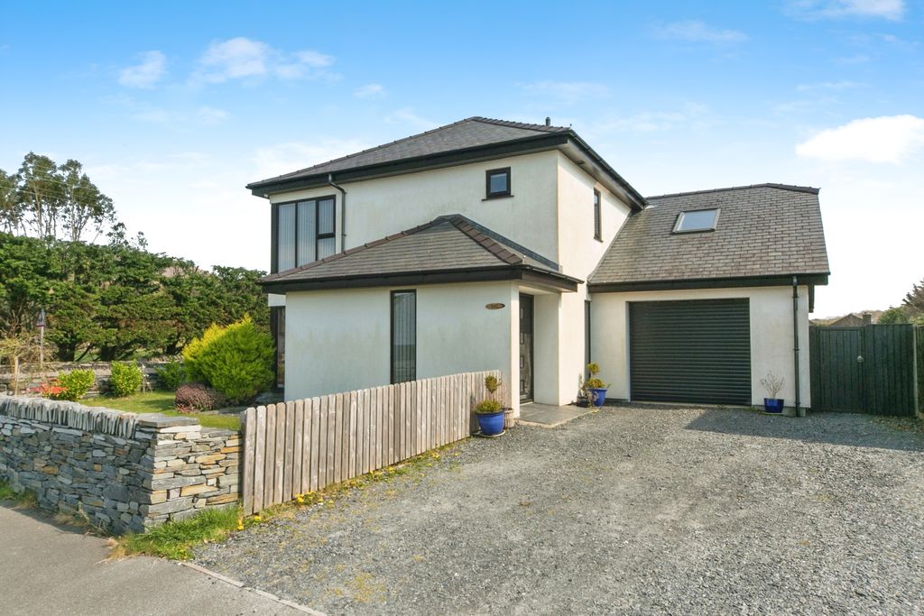 Property photo 3 of 19