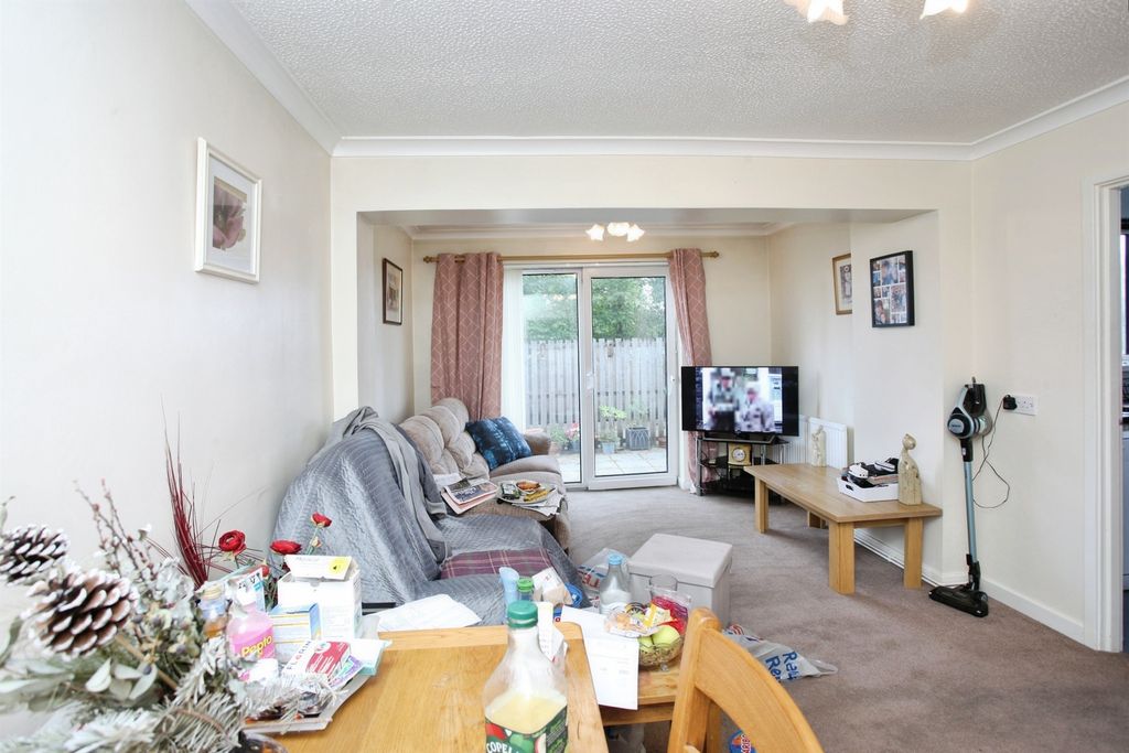 Property photo 3 of 8