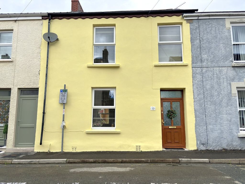 Property photo 1 of 17