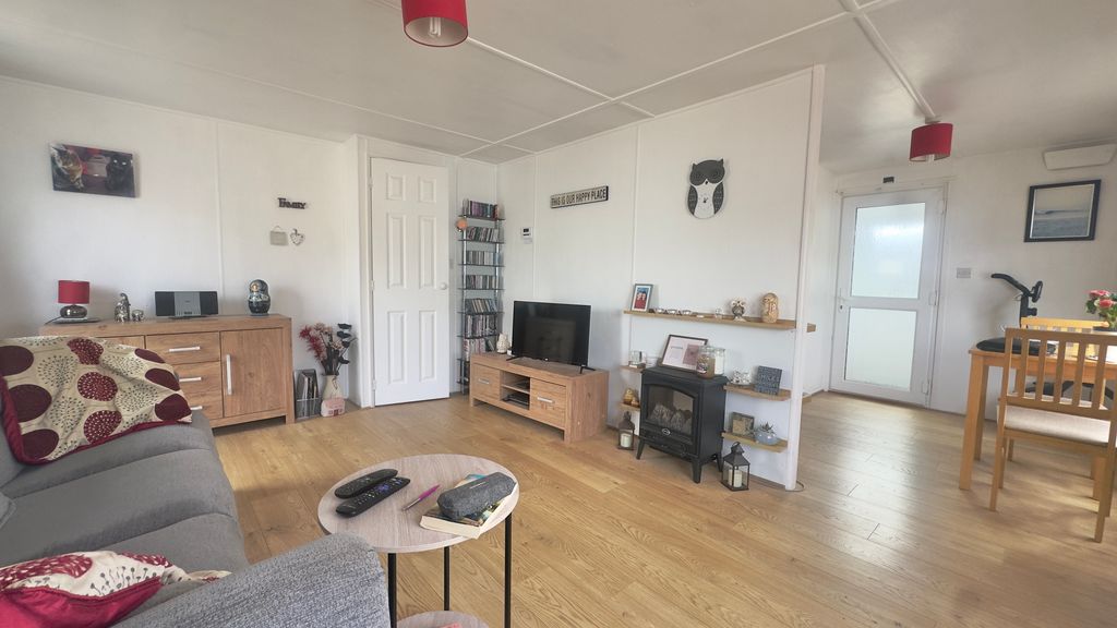 Property photo 2 of 16 Img_9868