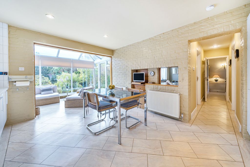 Property photo 2 of 33 1371322-9-68F7A45...