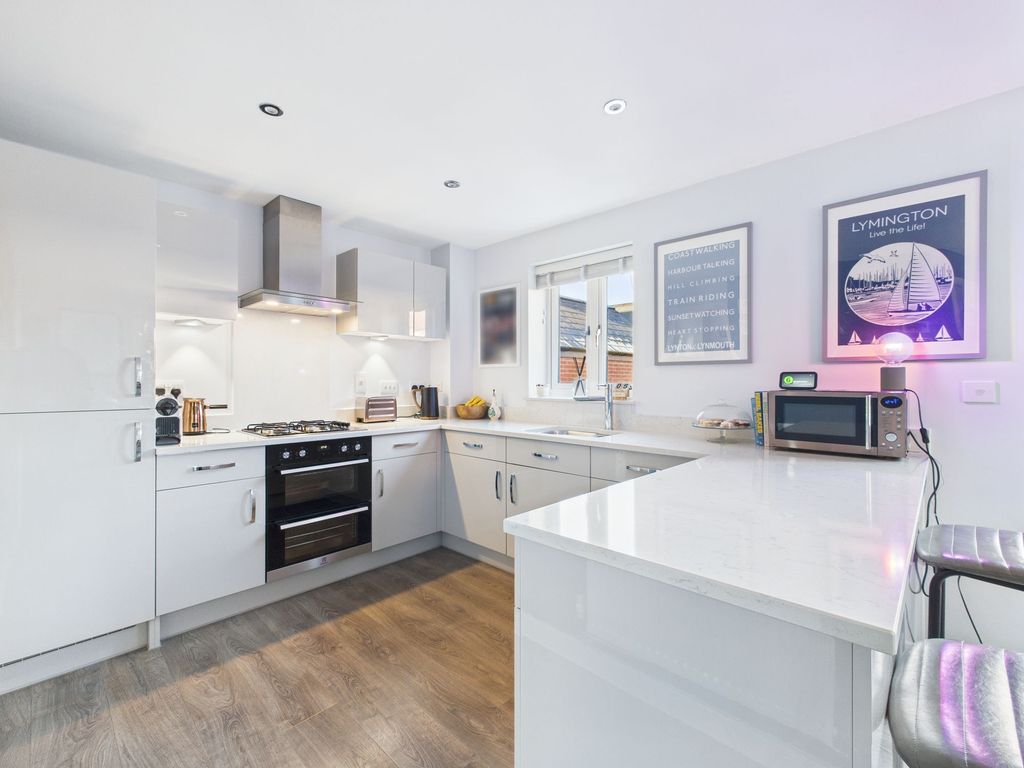 Property photo 2 of 31