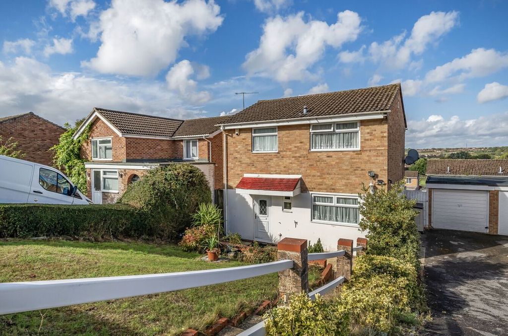 Property photo 1 of 13 68c8005B98B0cl13495491568c2Eccc6Fac01