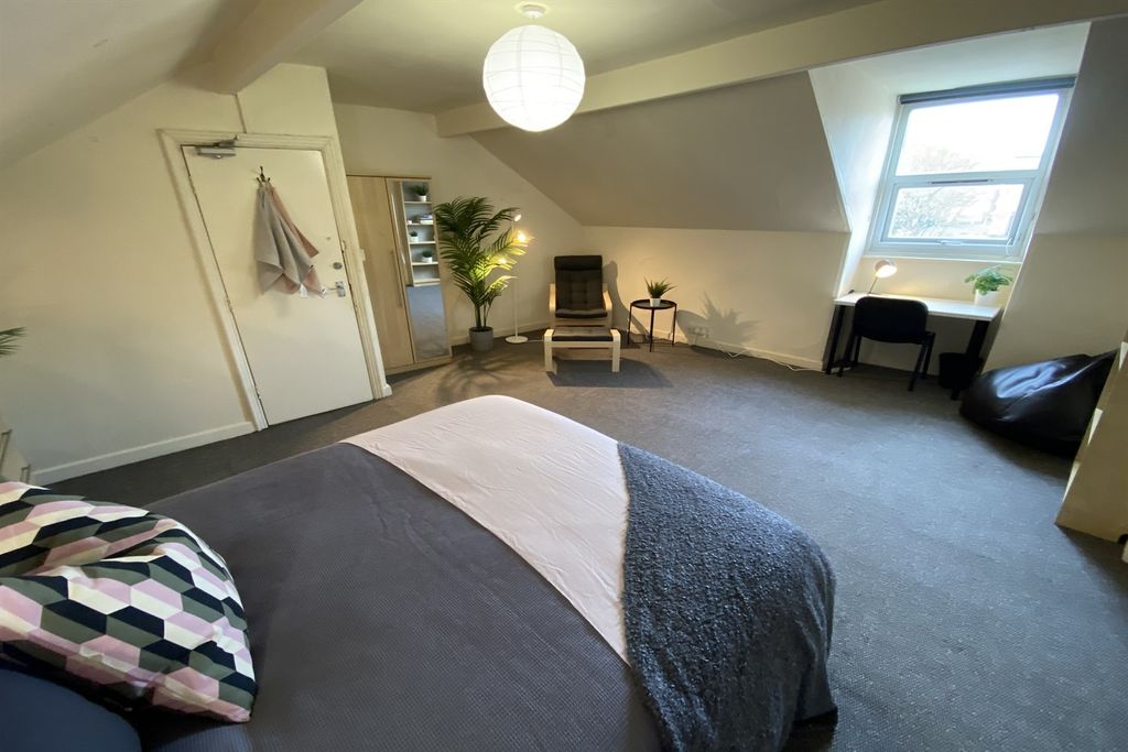 Property photo 1 of 24 (Main)