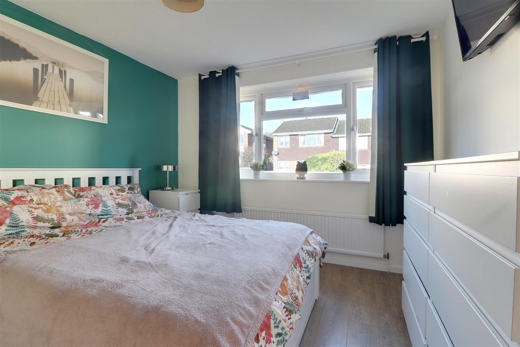 Property photo 2 of 25