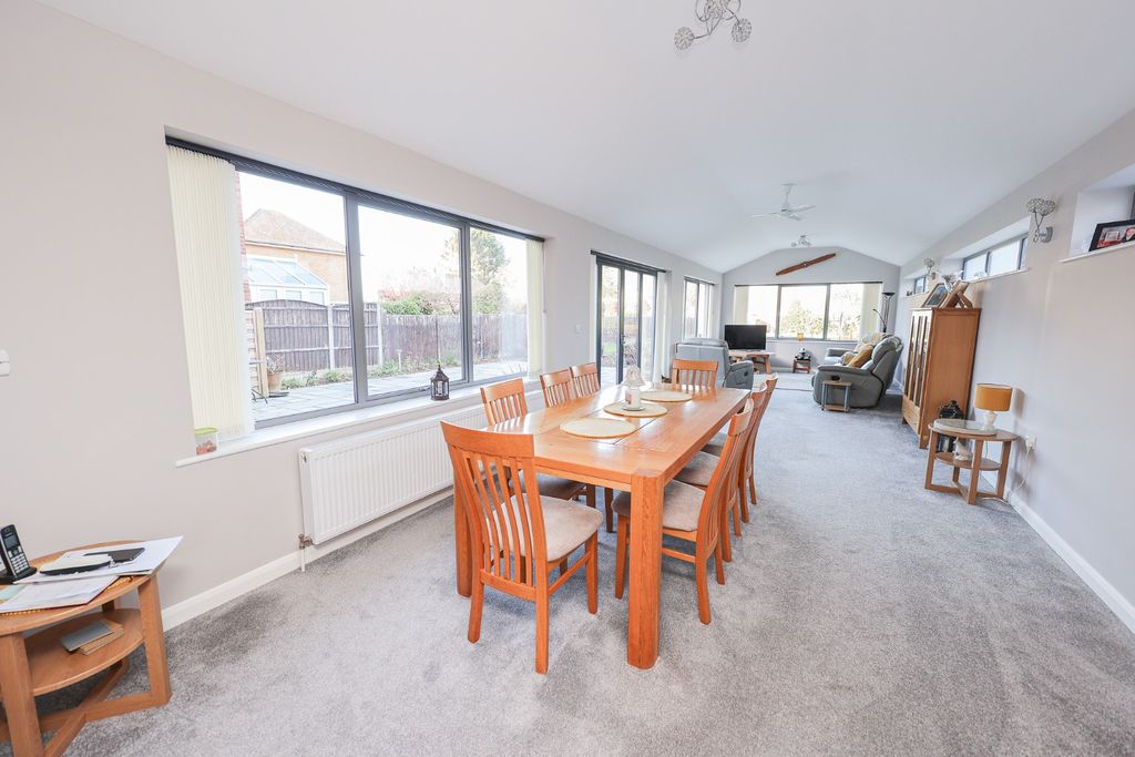 Property photo 3 of 32 4164454