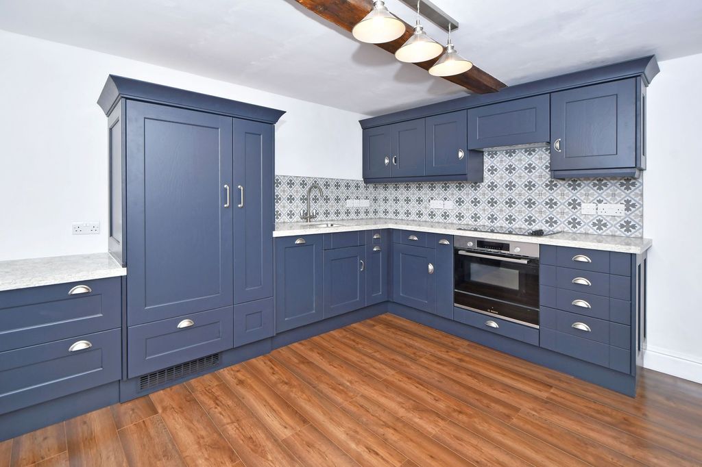 Property photo 2 of 29 Live In Kitchen