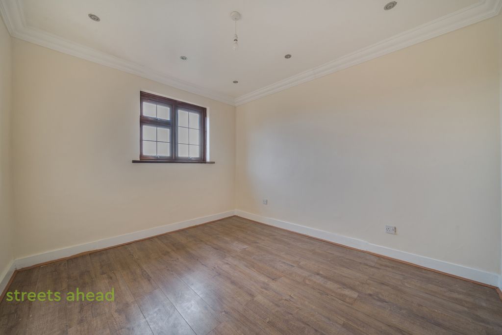 Property photo 3 of 25 1Fe22A23-c18A-466...