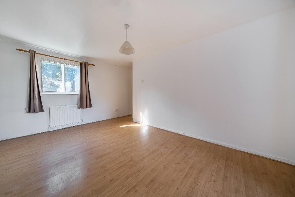 Property photo 3 of 8 Photo 3