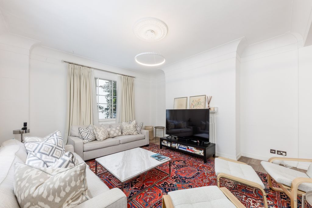 Property photo 1 of 18 Albion Gate F48 (...