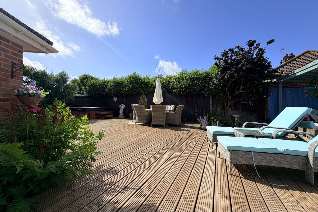 Property photo 3 of 43
