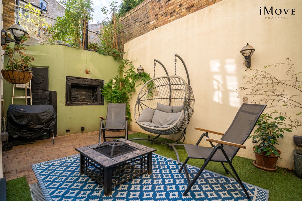 Property photo 2 of 29