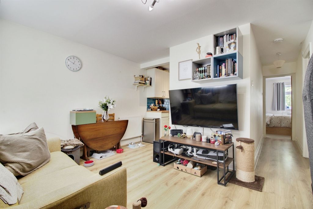 Property photo 3 of 14