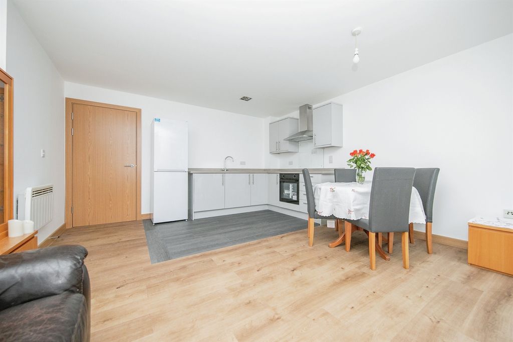 Property photo 2 of 14
