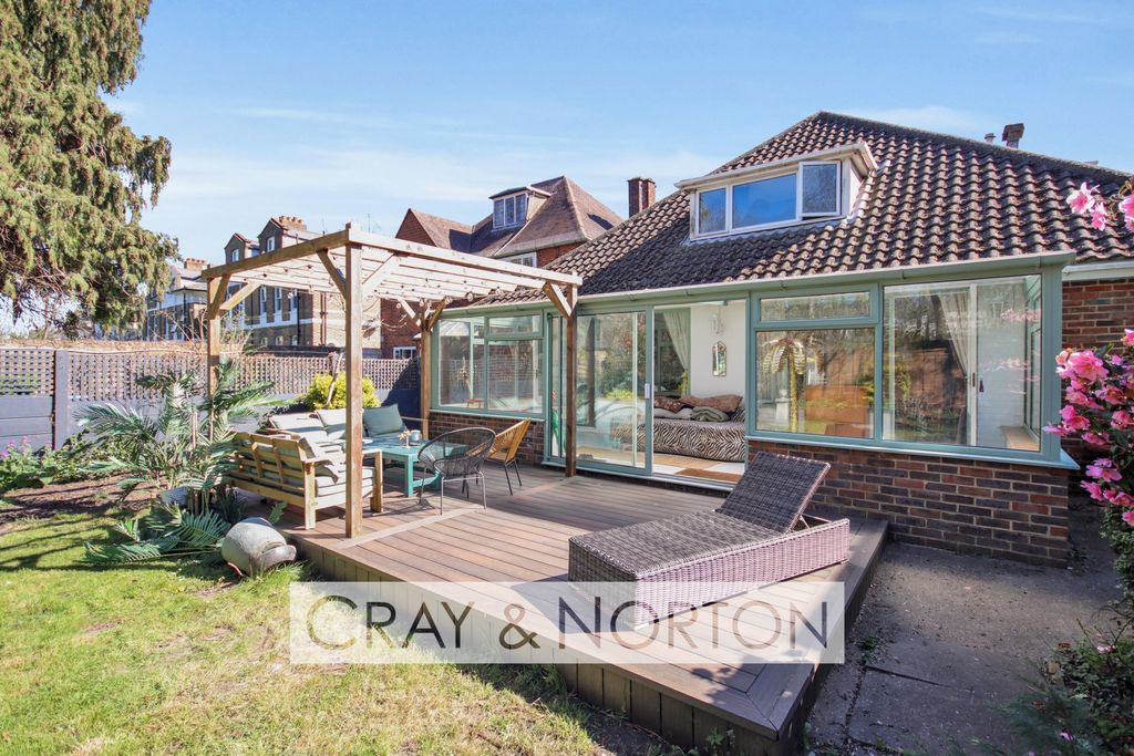 Property photo 1 of 19 Photo 11