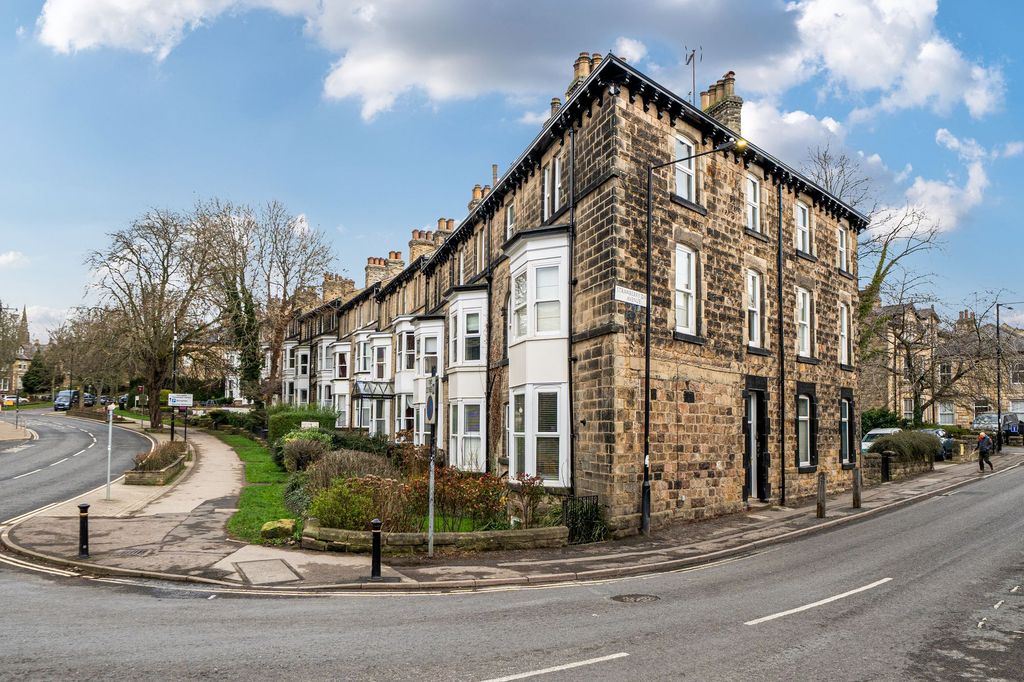 Property photo 1 of 33