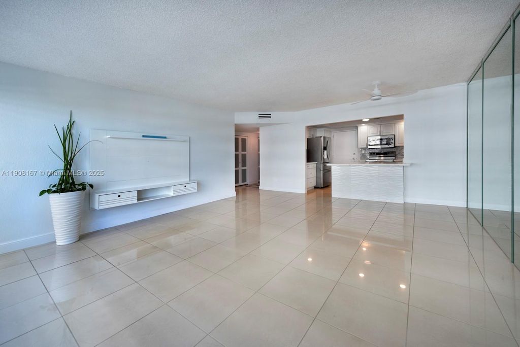 Property photo 3 of 20 <Alttext/>