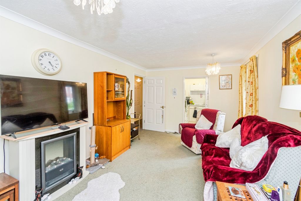 Property photo 2 of 13