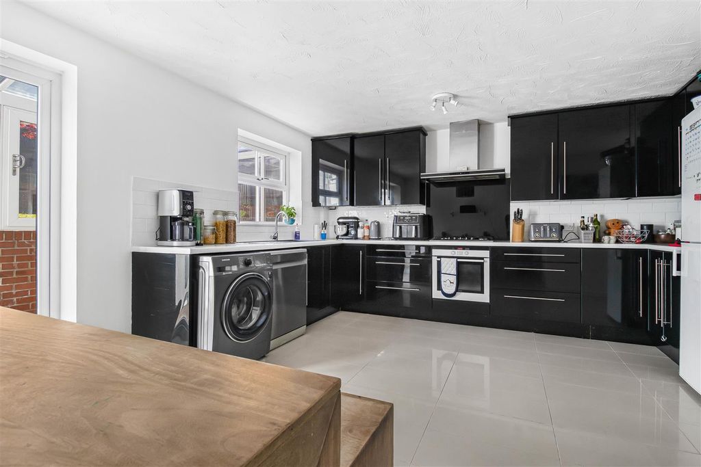 Property photo 3 of 22 23_79626.Jpg