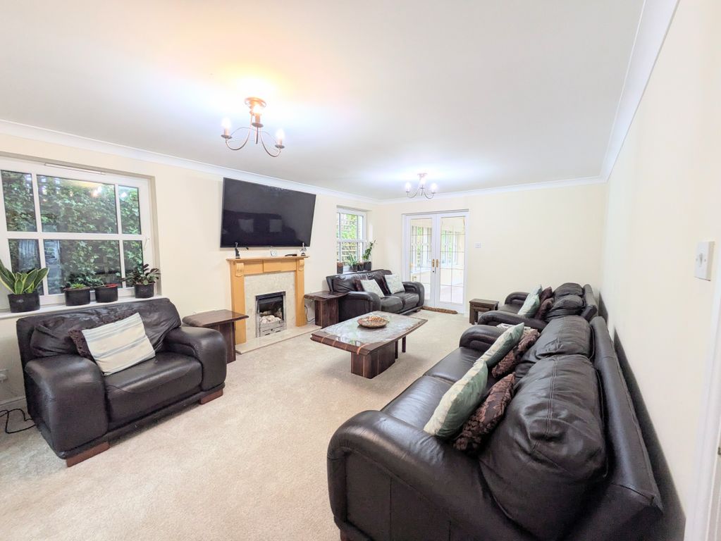 Property photo 2 of 21