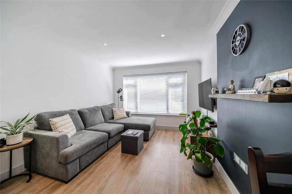 Property photo 2 of 19 Picture No. 12