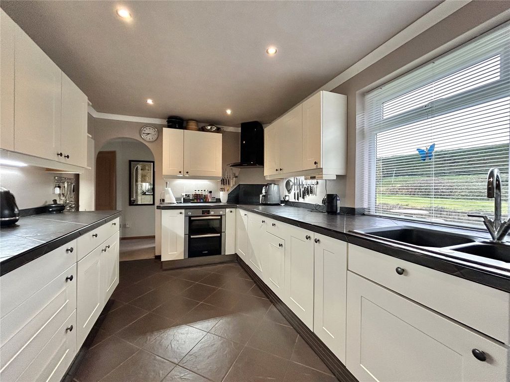 Property photo 3 of 22 Picture No. 14