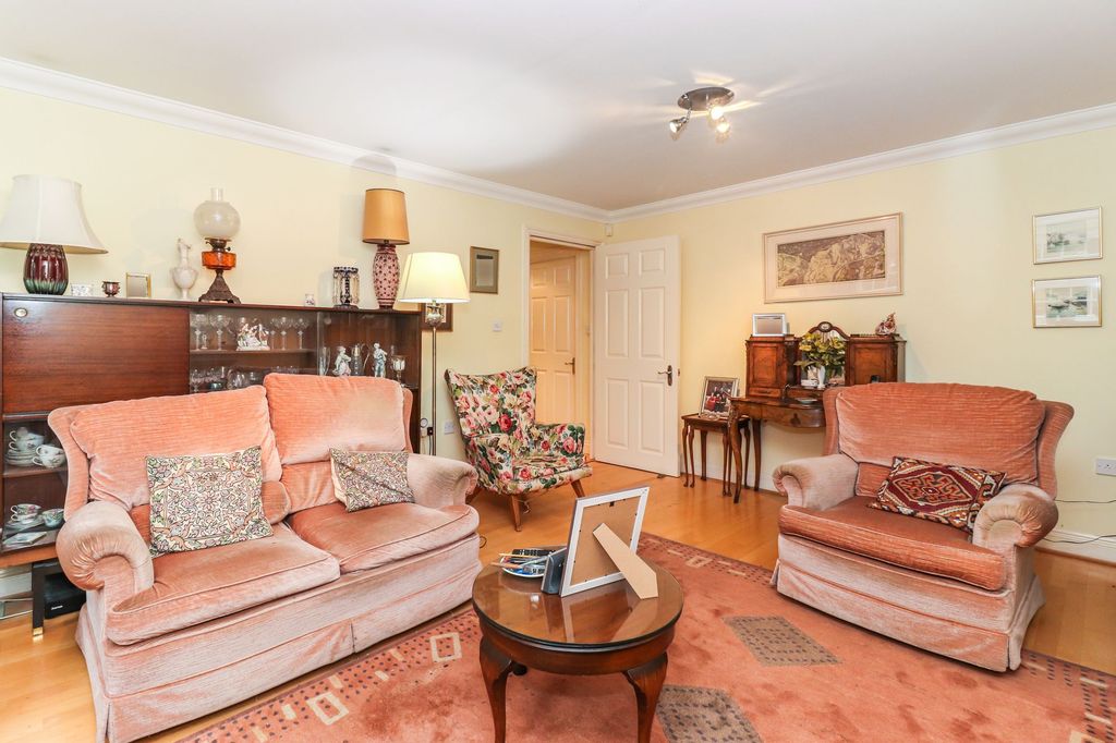 Property photo 2 of 23