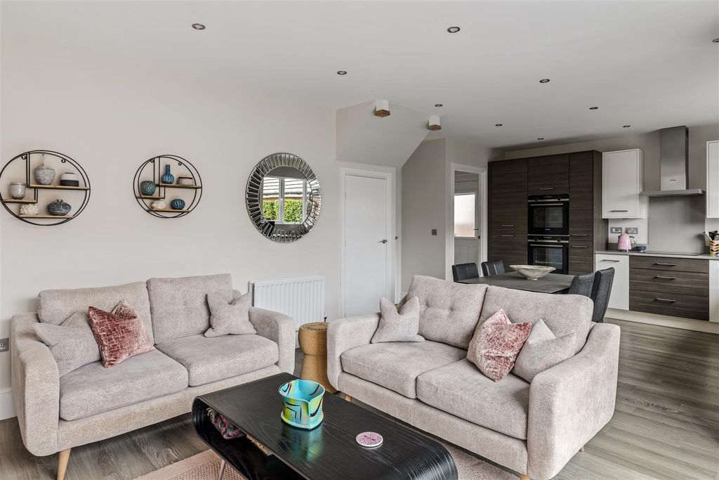 Property photo 3 of 25 7 Norris Lane-31.Jpg