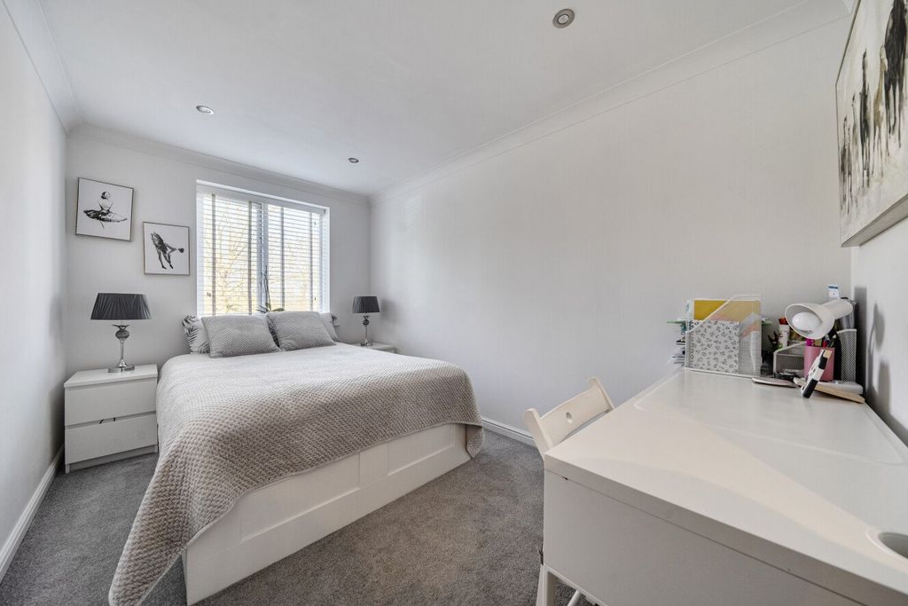 Property photo 3 of 24 Picture No. 01