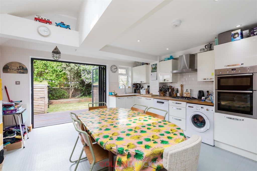 Property photo 2 of 12 Kitchen/Breakfast Room
