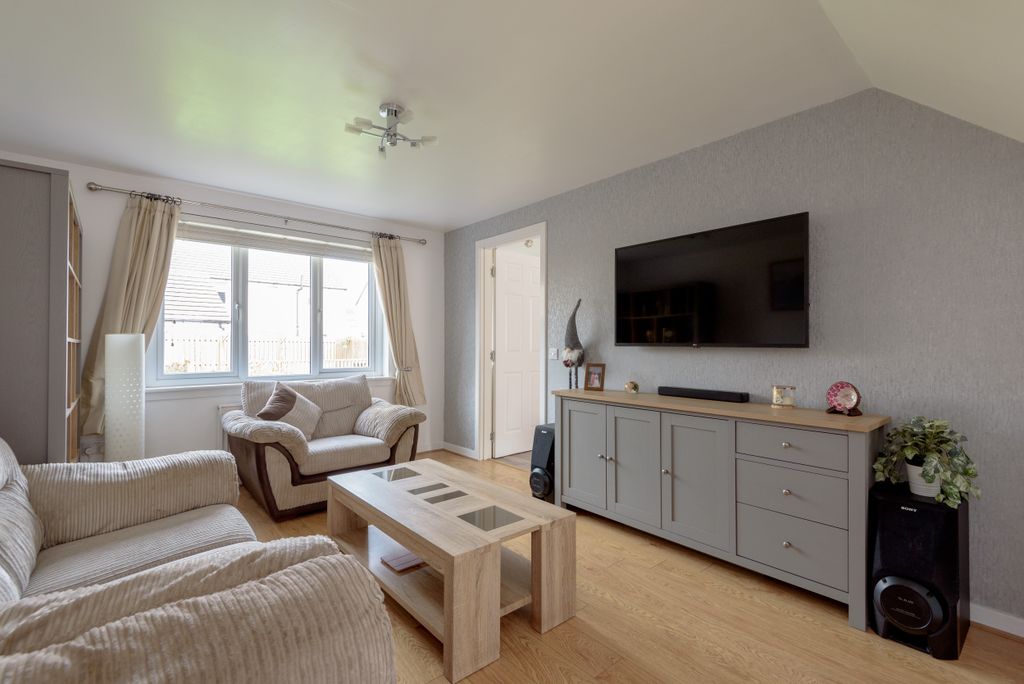 Property photo 2 of 18 Property Image 2