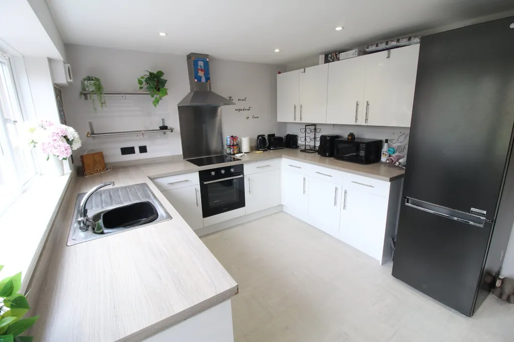 House in Birmingham, West Midlands - More