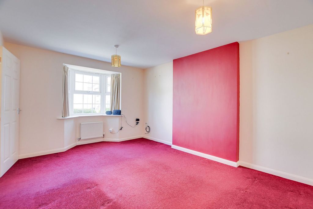 Property photo 2 of 23