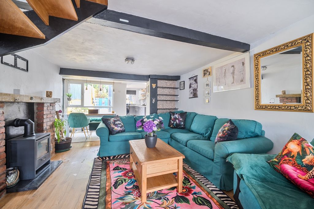 Property photo 2 of 24 3-6Aa7Dade6E368-1521371-1A09Fa3843A84-013-3-1